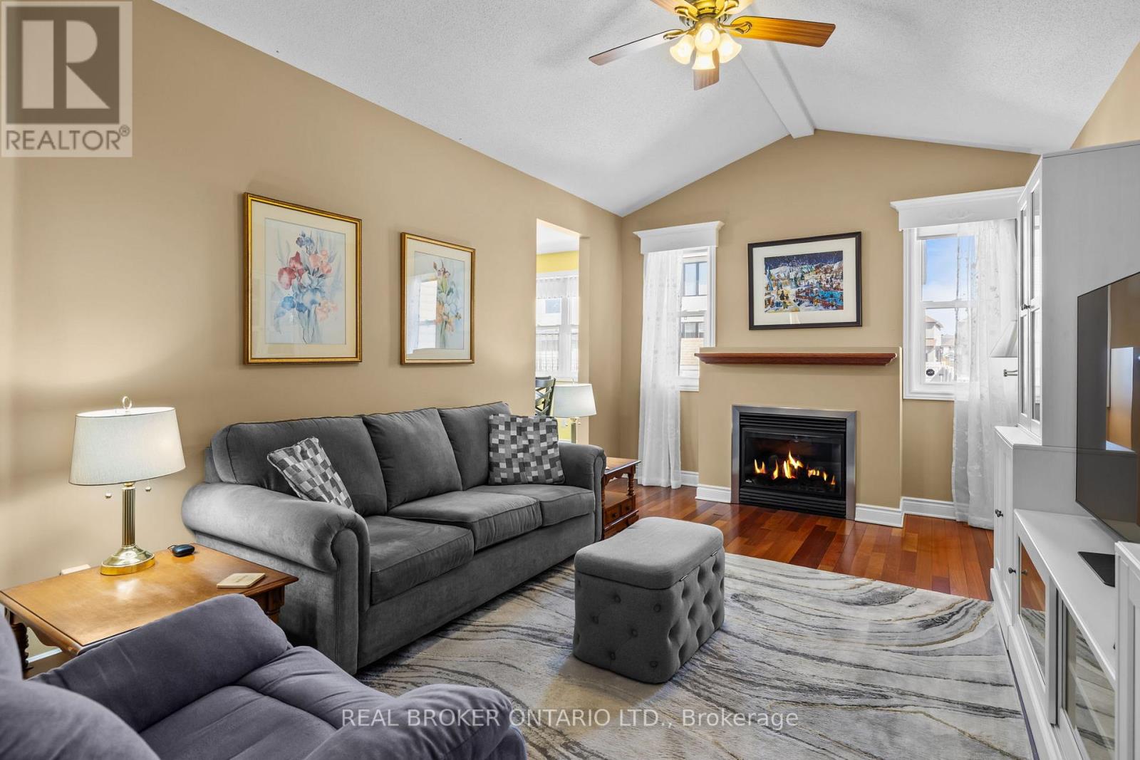 204 Hillpark High Street, Ottawa, Ontario  K1W 0B5 - Photo 4 - X13120428
