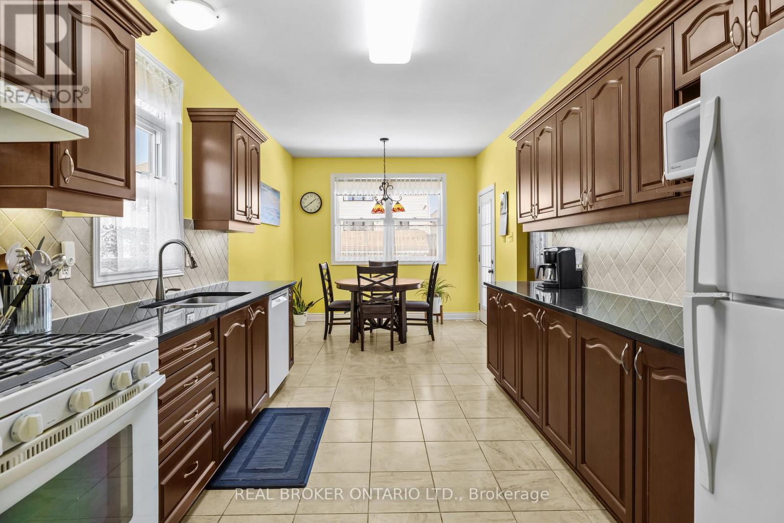 204 Hillpark High Street, Ottawa, Ontario  K1W 0B5 - Photo 9 - X13120428