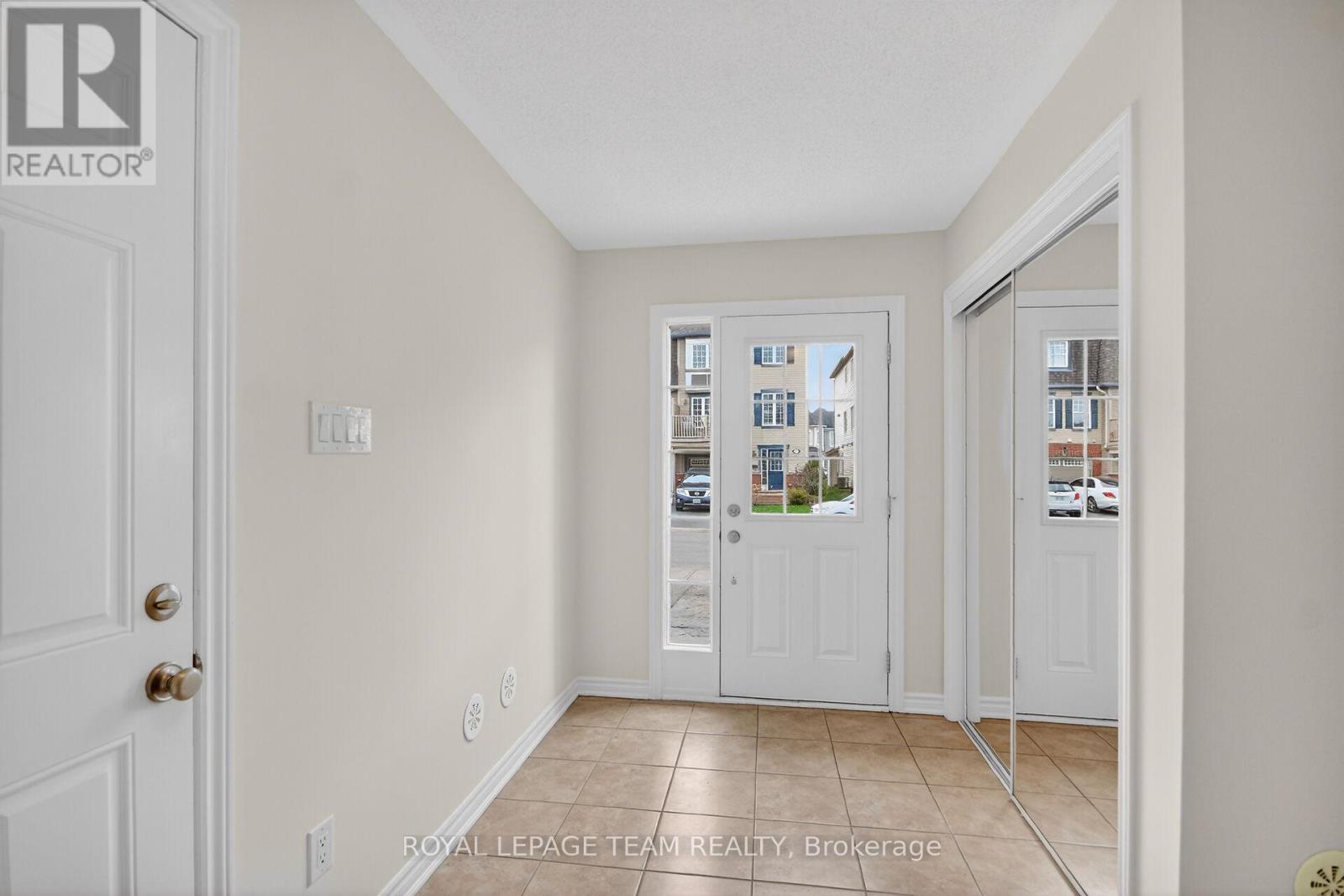 342 Sweet Grass Circle, Ottawa, Ontario  K2J 5W9 - Photo 3 - X13120464