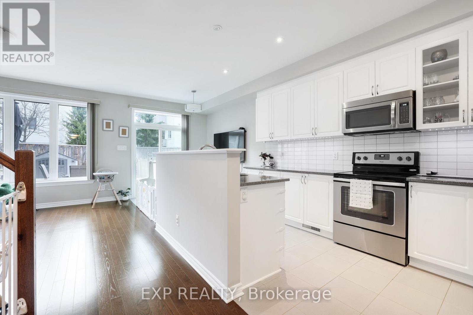 299 Wood Acres Grove, Ottawa, Ontario  K1T 0B3 - Photo 10 - X13120548