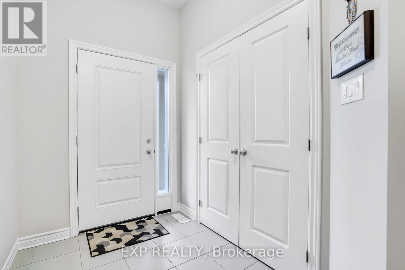 299 Wood Acres Grove, Ottawa, Ontario  K1T 0B3 - Photo 4 - X13120548