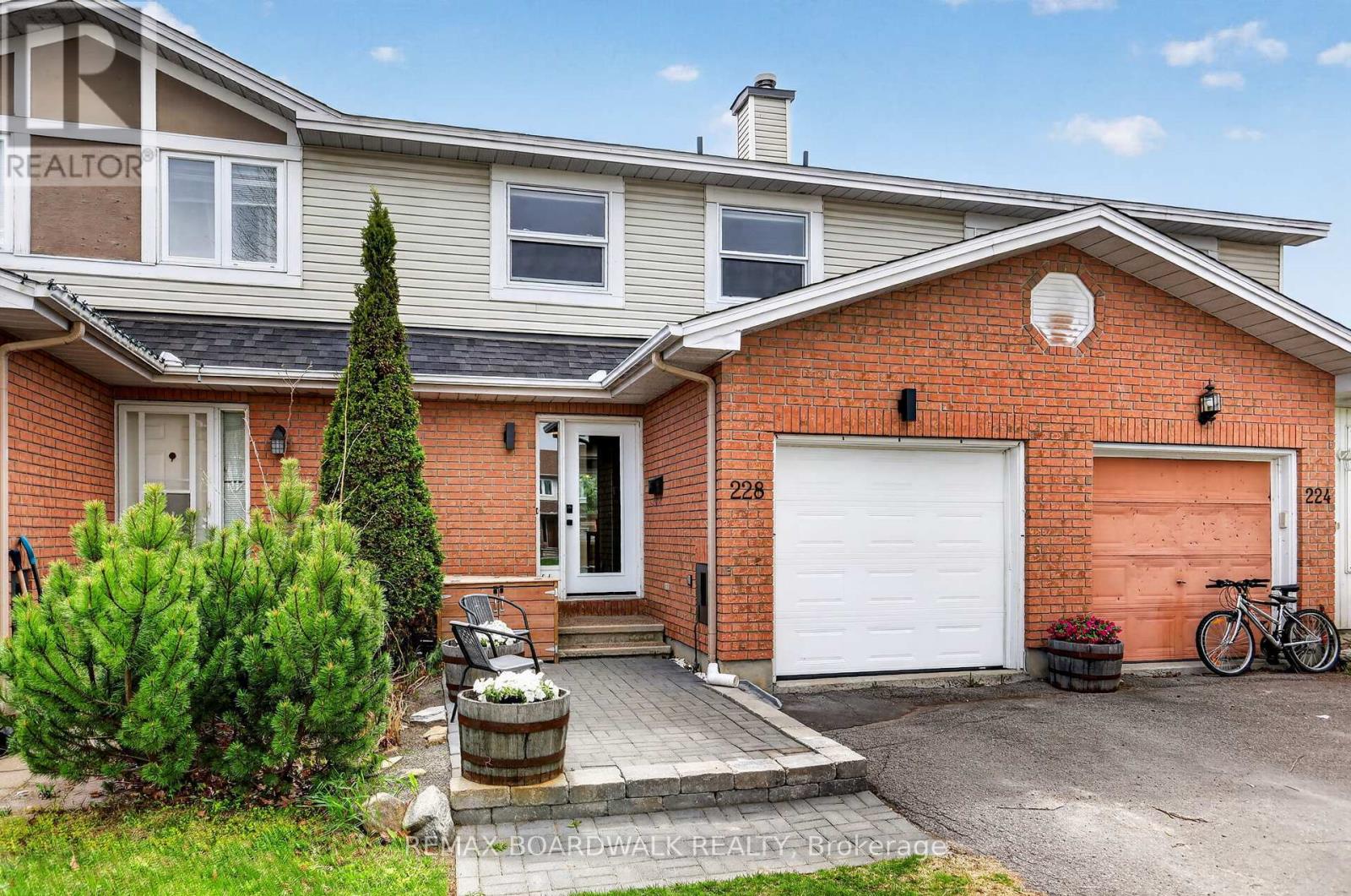 228 JAMIESON STREET, Mississippi Mills, Ontario