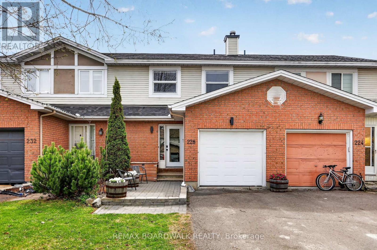 228 Jamieson Street, Mississippi Mills, Ontario  K0A 1A0 - Photo 2 - X13120654