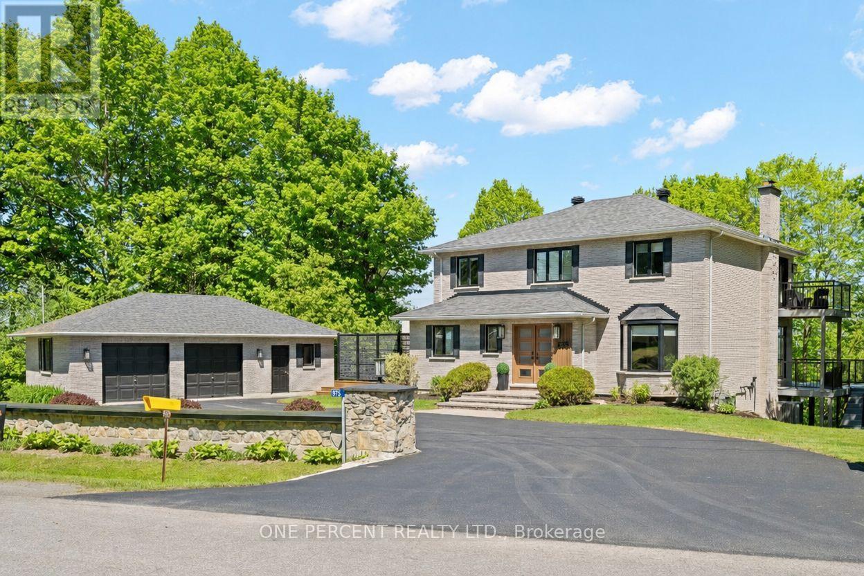 975 FIELDOWN STREET, Ottawa, Ontario