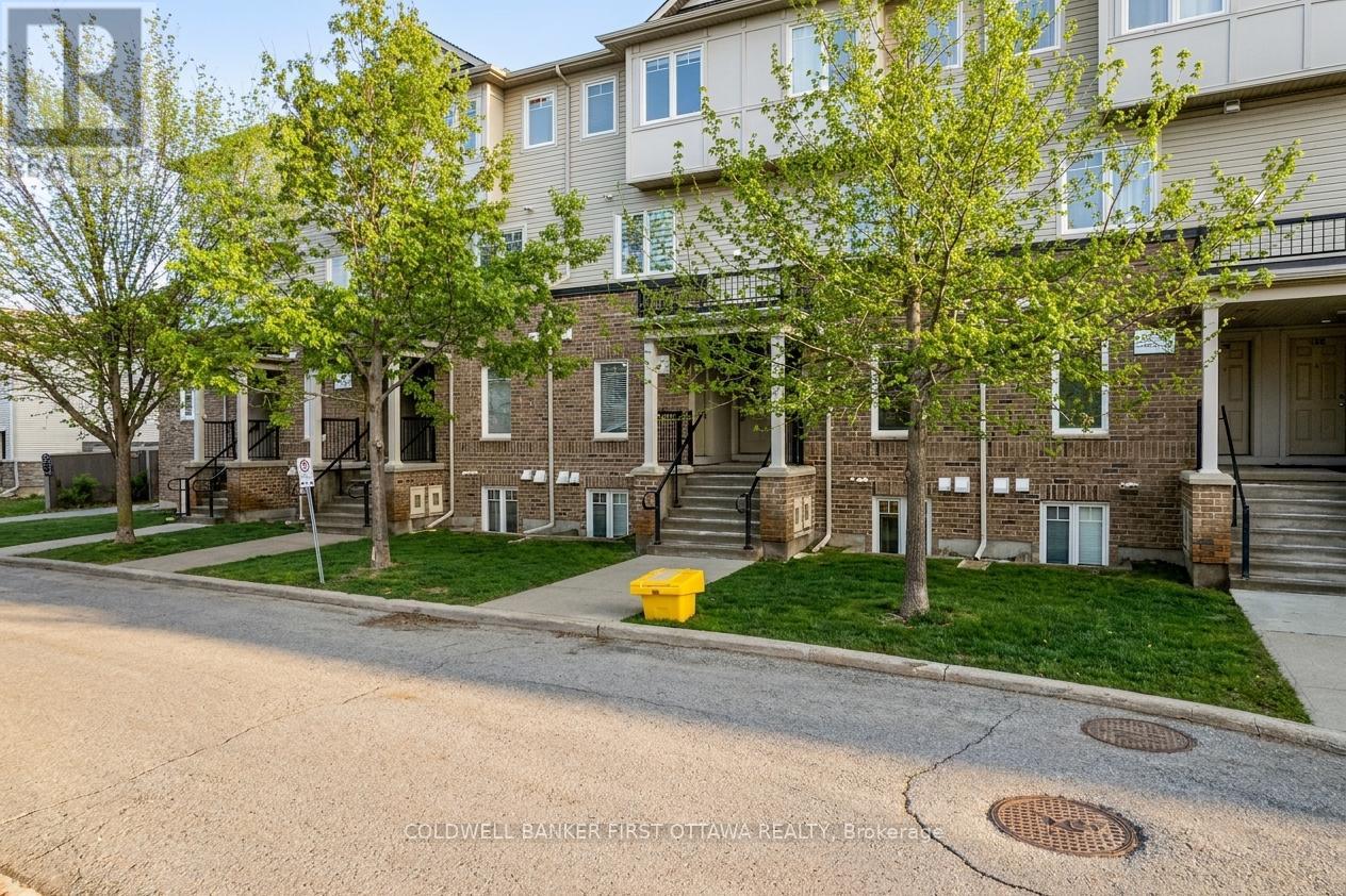 150 URBANCREST PRIVATE, Ottawa, Ontario