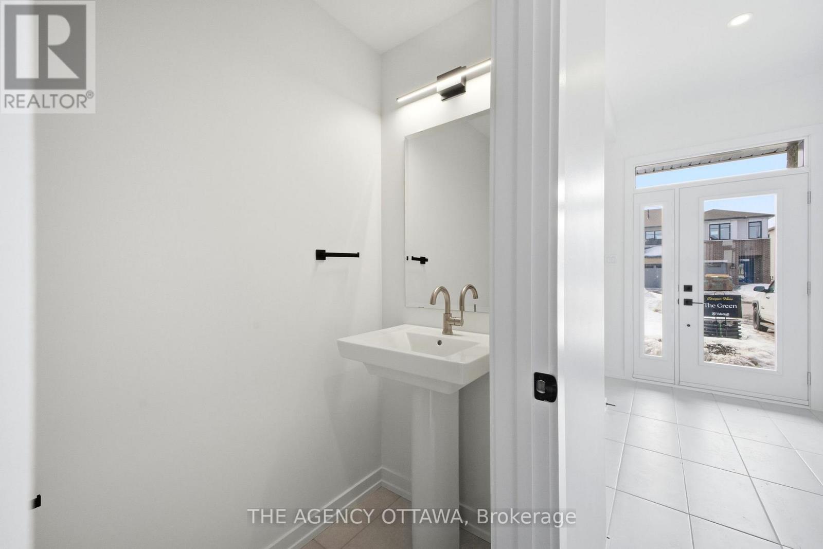 1146 Cope Drive, Ottawa, Ontario  K2S 3C3 - Photo 4 - X13122516
