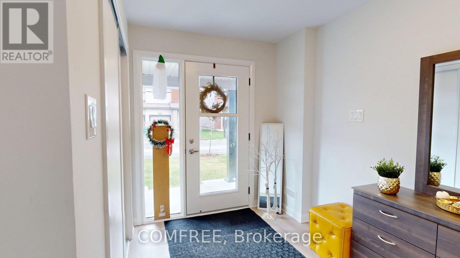 272 Elsie Macgill Walk, Ottawa, Ontario  K2W 0L2 - Photo 2 - X13123540