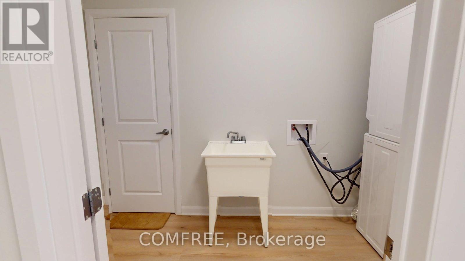 272 Elsie Macgill Walk, Ottawa, Ontario  K2W 0L2 - Photo 3 - X13123540