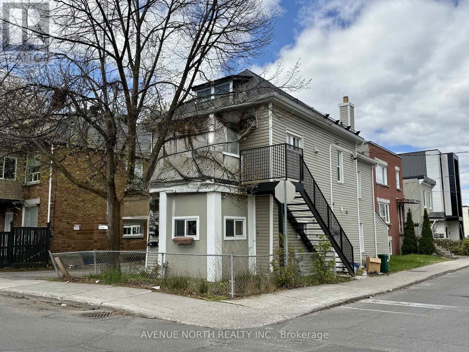 216 HANNAH STREET, Ottawa, Ontario