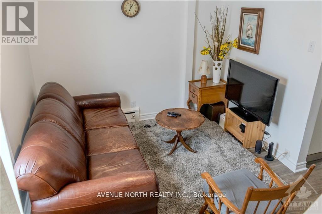 216 Hannah Street, Ottawa, Ontario  K1L 7M8 - Photo 6 - X13123766