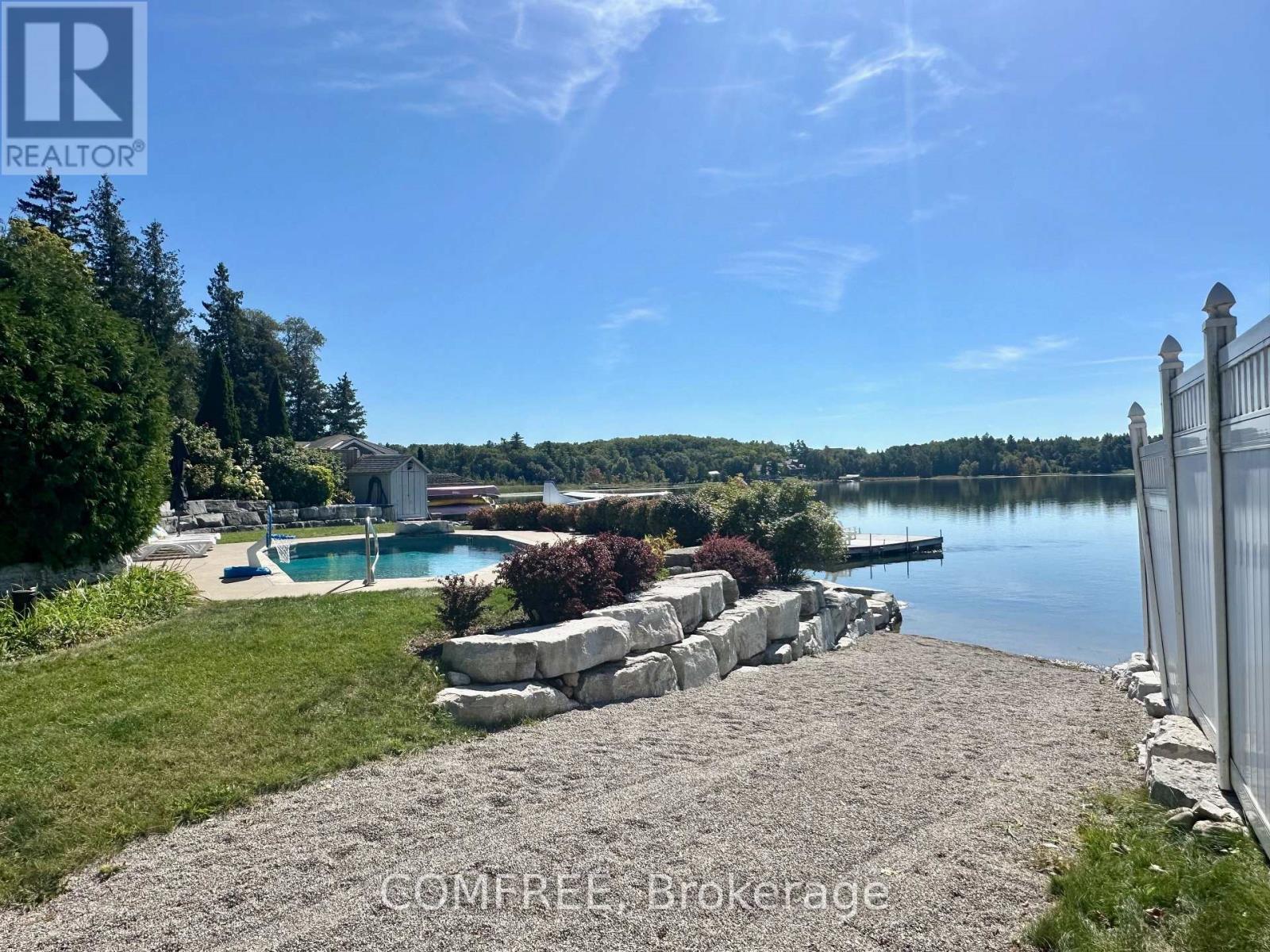 11 Lake Avenue, Puslinch, Ontario  N3C 2V4 - Photo 3 - X13123850