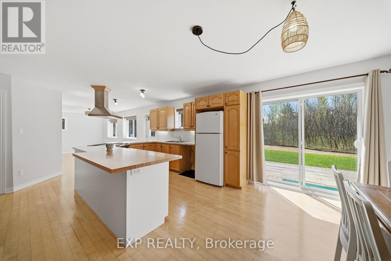 568 LAKE GEORGE ROAD, Alfred and Plantagenet, Ontario