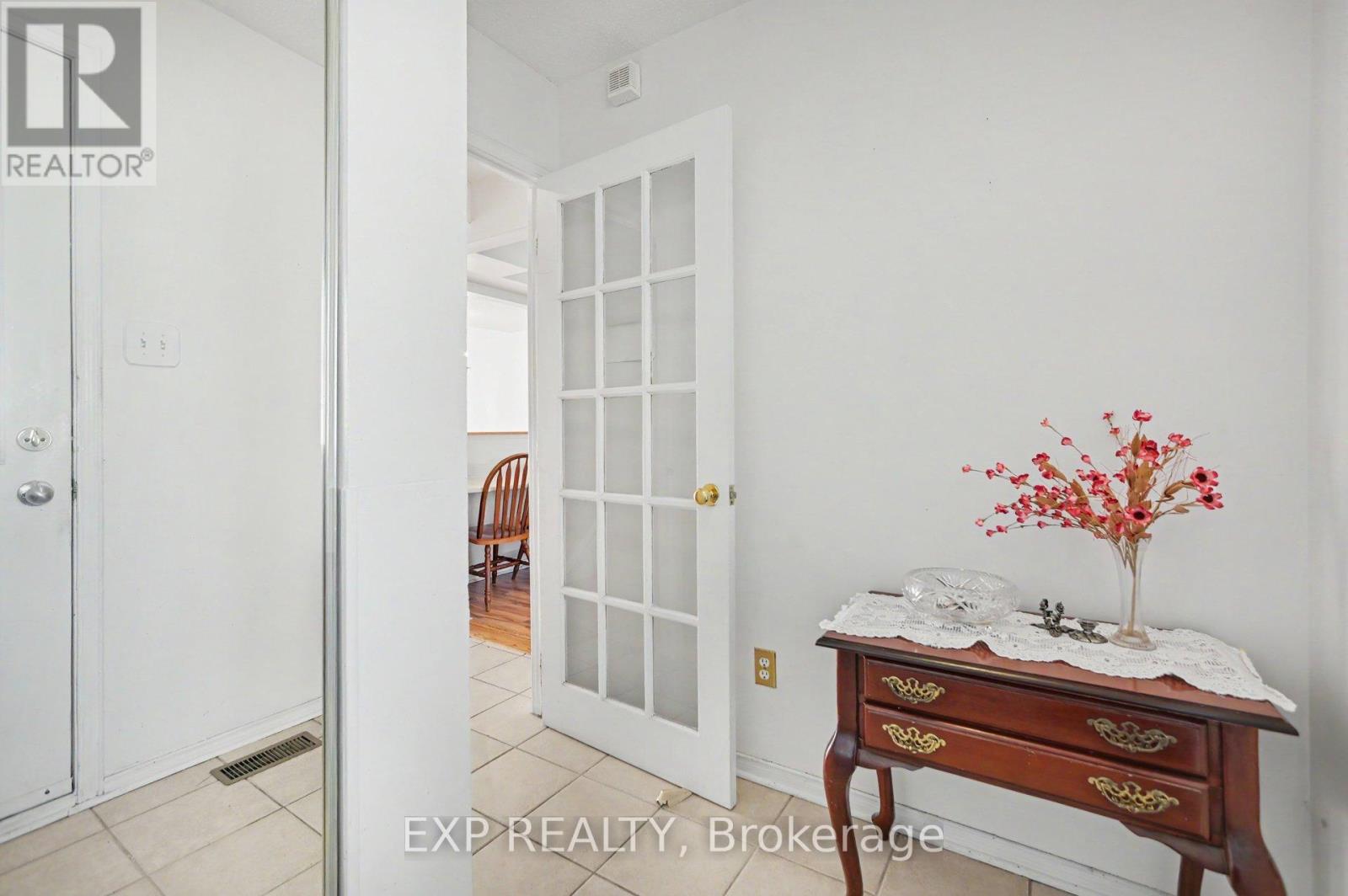 61 Monterey Drive, Ottawa, Ontario  K2H 7A9 - Photo 3 - X13124658