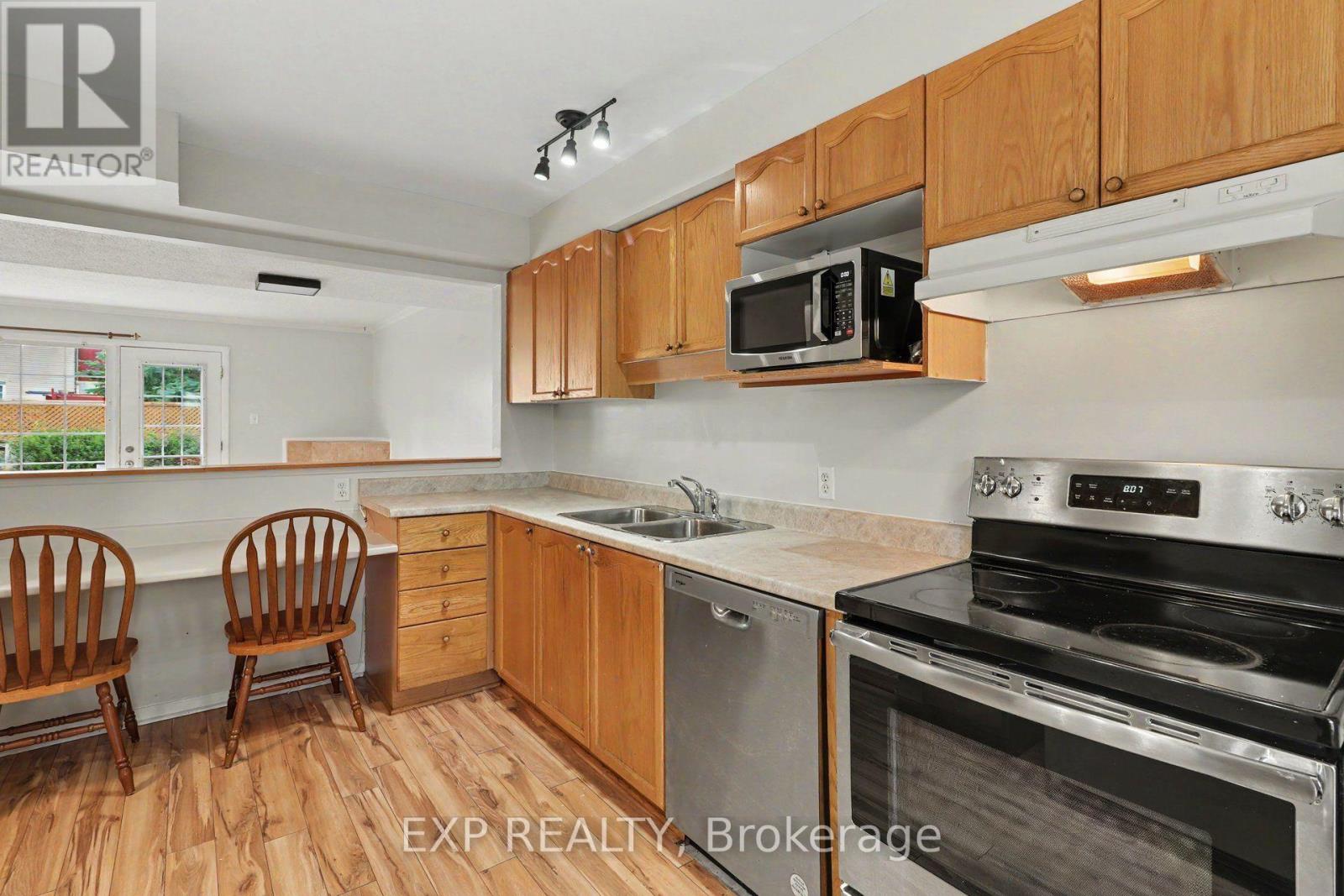 61 Monterey Drive, Ottawa, Ontario  K2H 7A9 - Photo 4 - X13124658