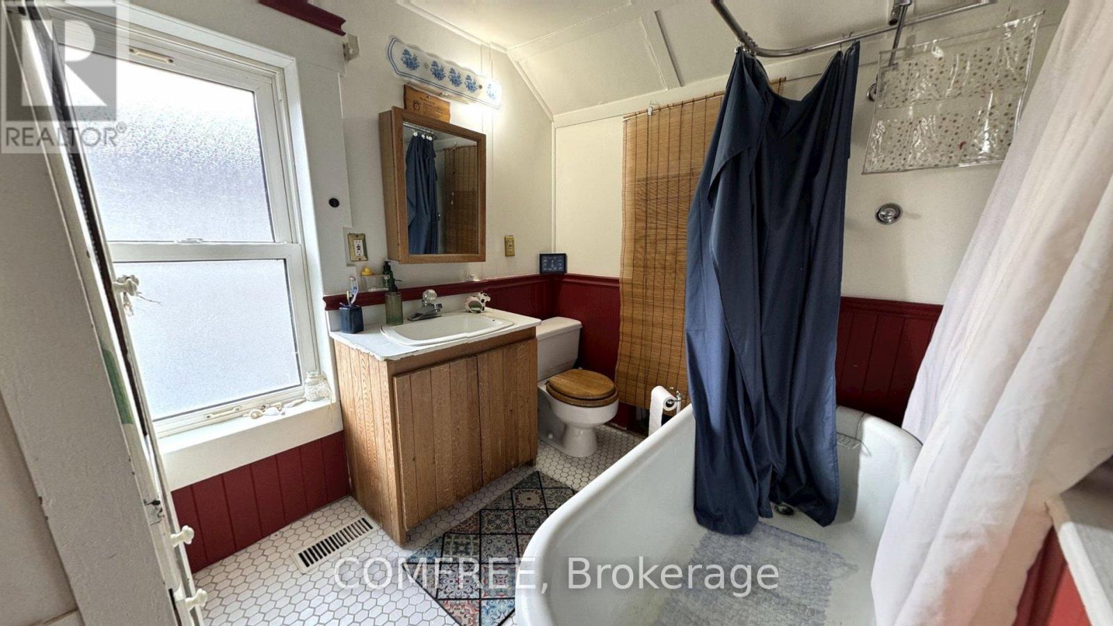 2122 Old Front Road, Lasalle, Ontario  N9J 2C9 - Photo 22 - X13125104