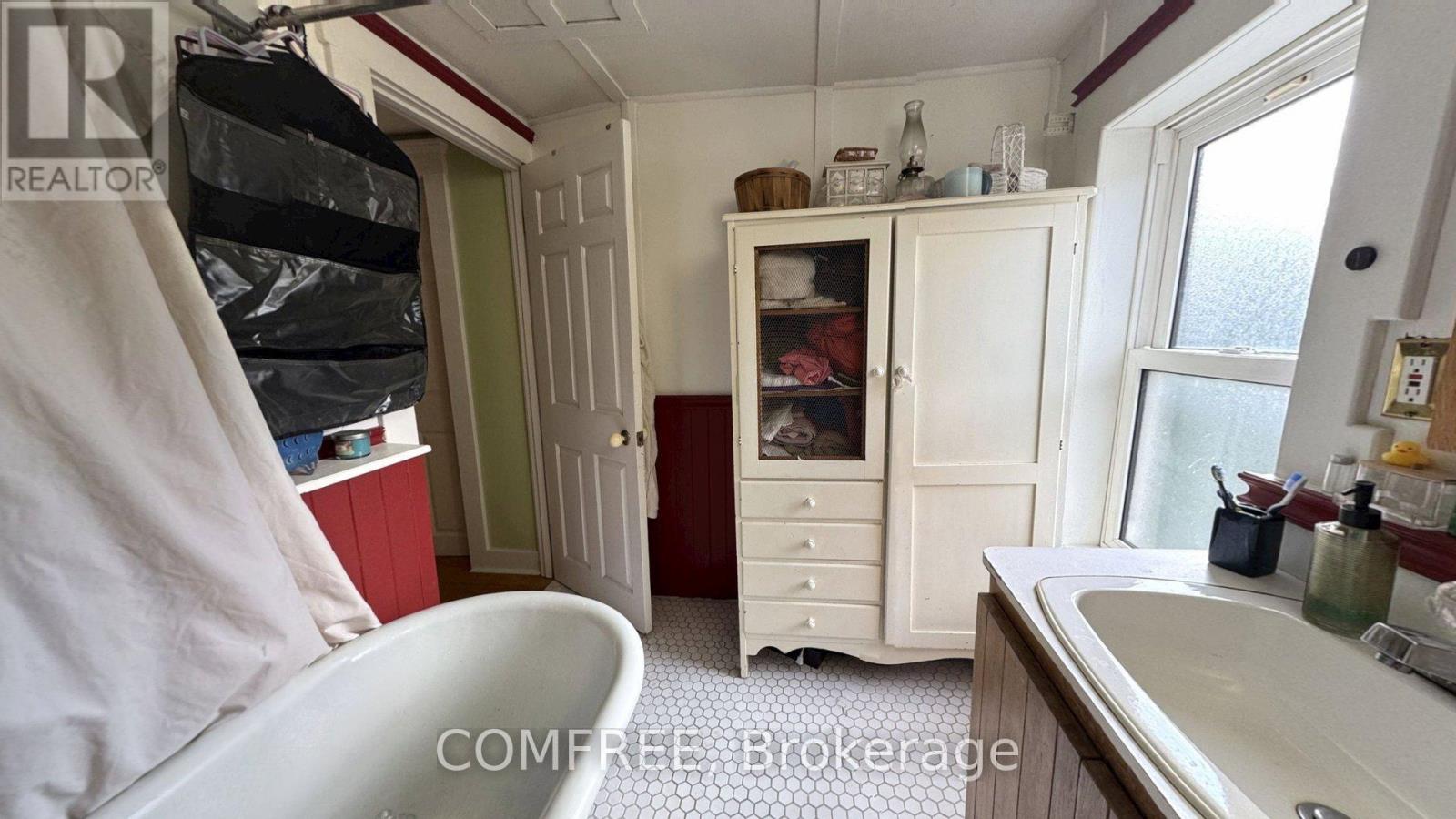 2122 Old Front Road, Lasalle, Ontario  N9J 2C9 - Photo 23 - X13125104
