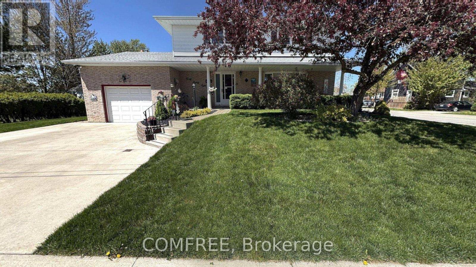 4088 FLORENCE AVENUE, Petrolia, Ontario