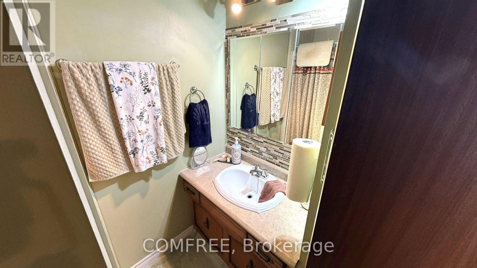 4088 Florence Avenue, Petrolia, Ontario  N0N 1R0 - Photo 13 - X13125178