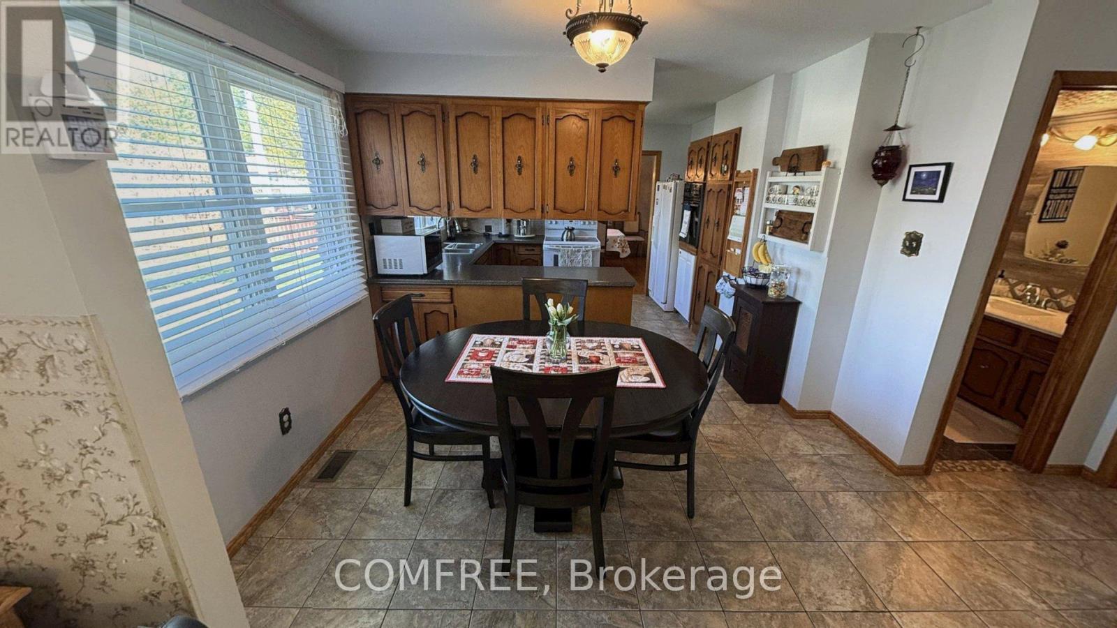 4088 Florence Avenue, Petrolia, Ontario  N0N 1R0 - Photo 4 - X13125178