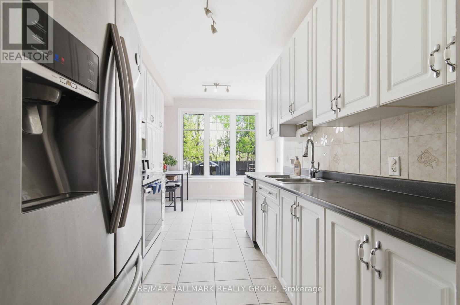 728 Cedar Creek Drive, Ottawa, Ontario  K1T 0A9 - Photo 11 - X13125364
