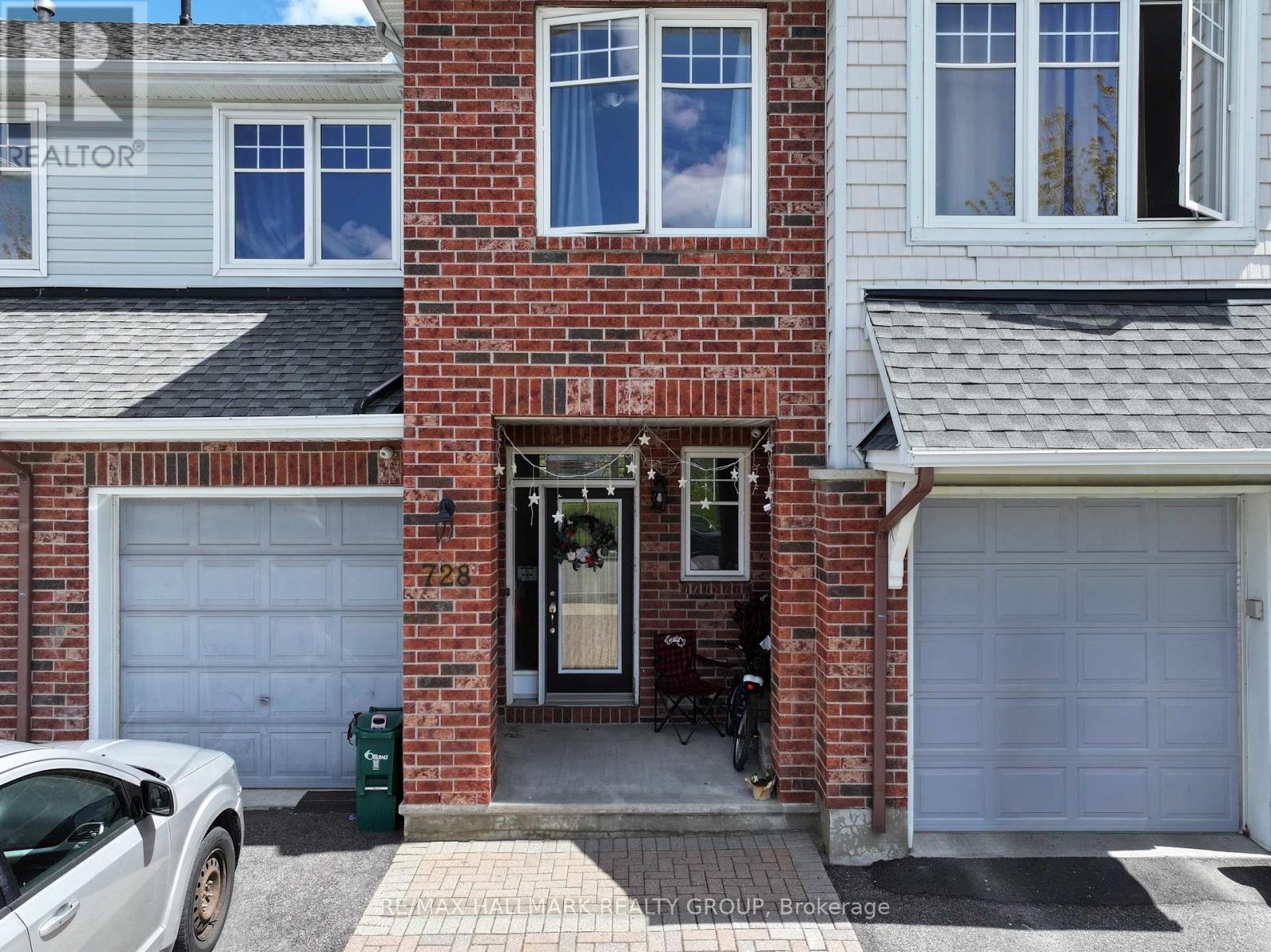 728 Cedar Creek Drive, Ottawa, Ontario  K1T 0A9 - Photo 2 - X13125364