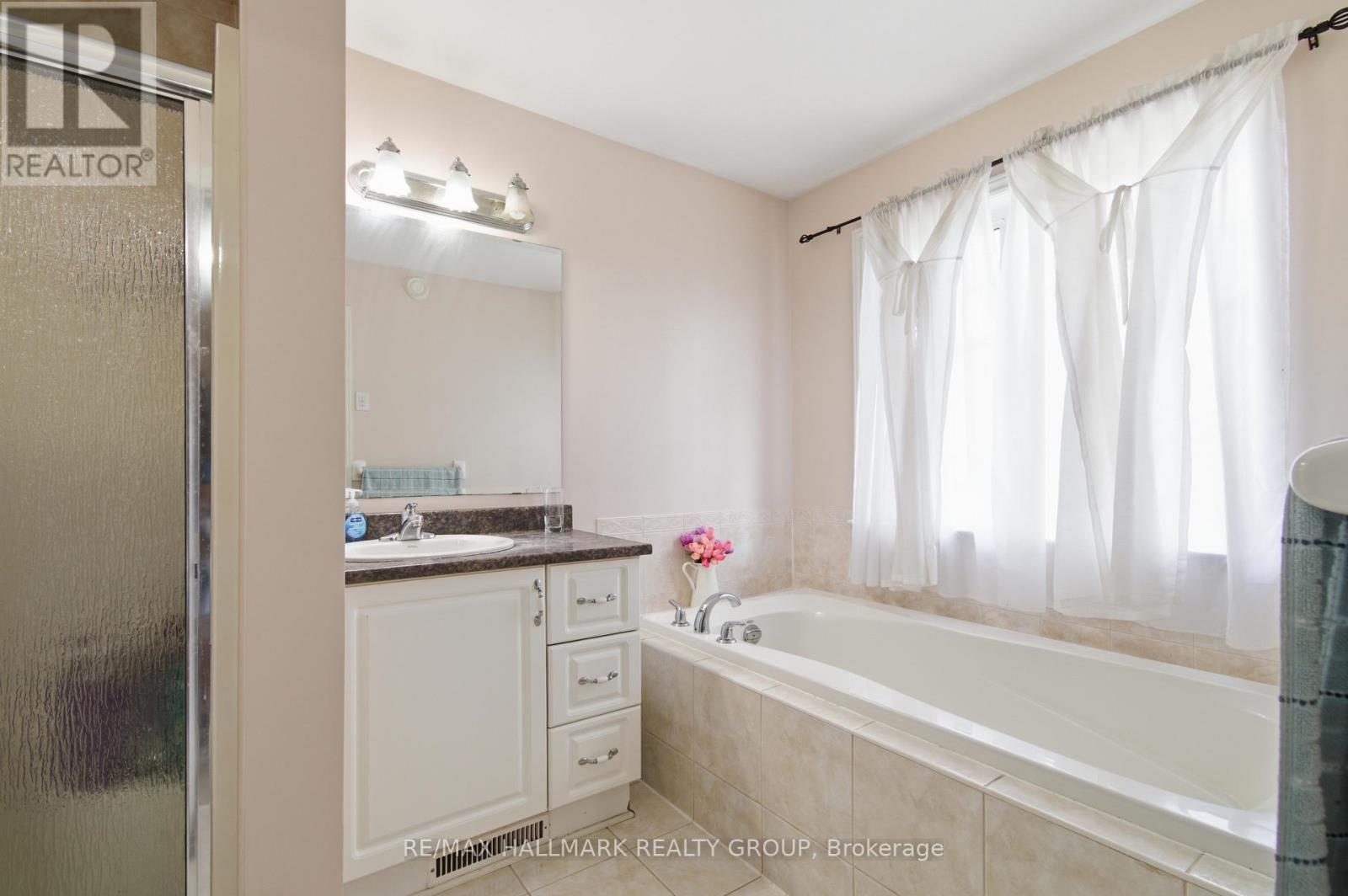 728 Cedar Creek Drive, Ottawa, Ontario  K1T 0A9 - Photo 21 - X13125364