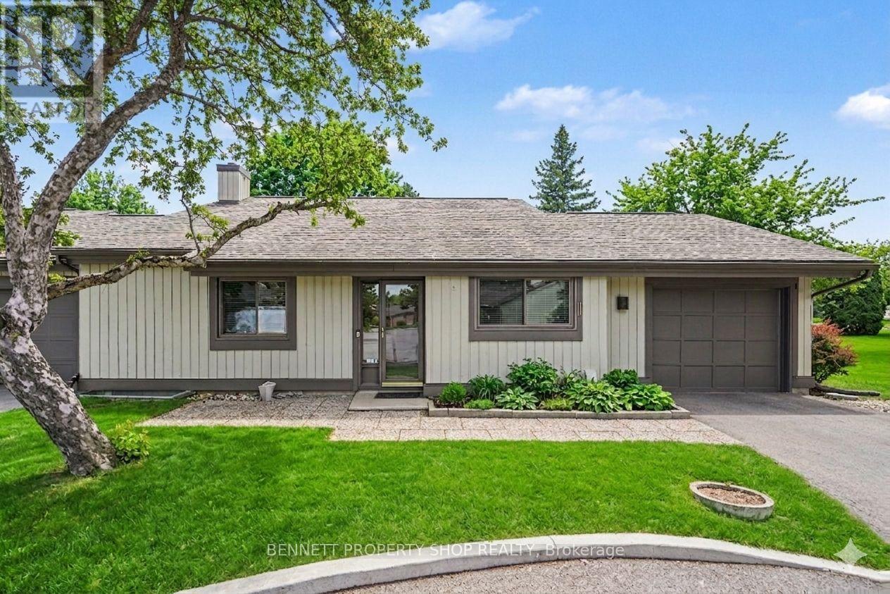 12 LAUREL VALLEY COURT, Ottawa, Ontario