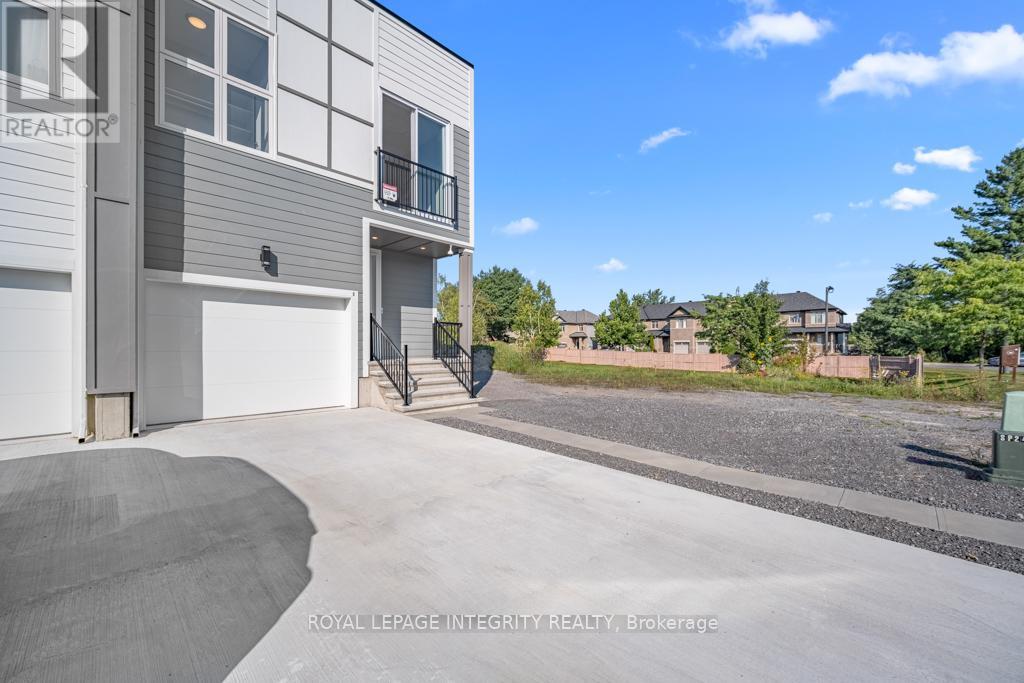 875 A&B CONTOUR STREET, Ottawa, Ontario