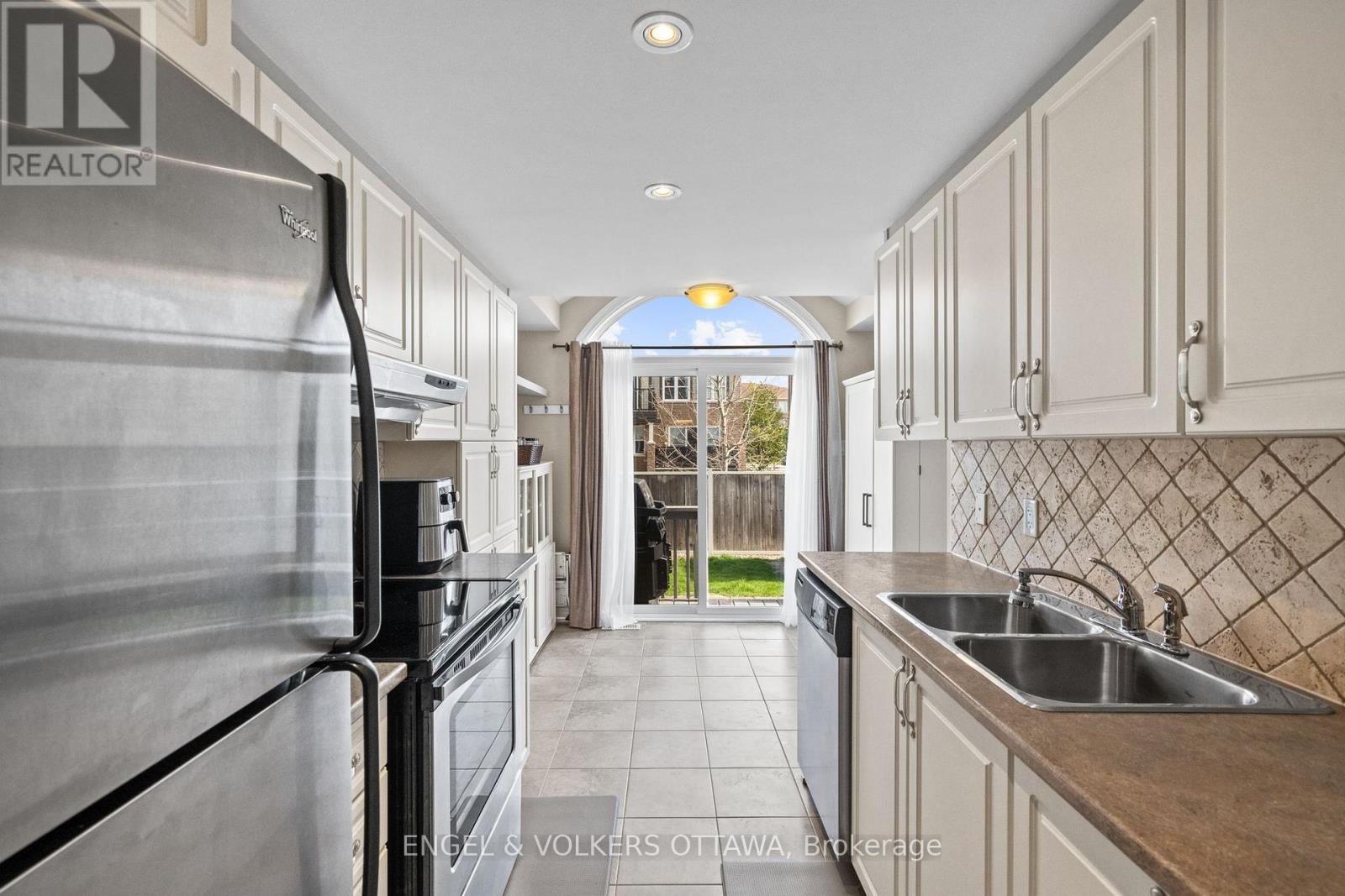 107 Mancini Way, Ottawa, Ontario  K2J 5X3 - Photo 7 - X13127858
