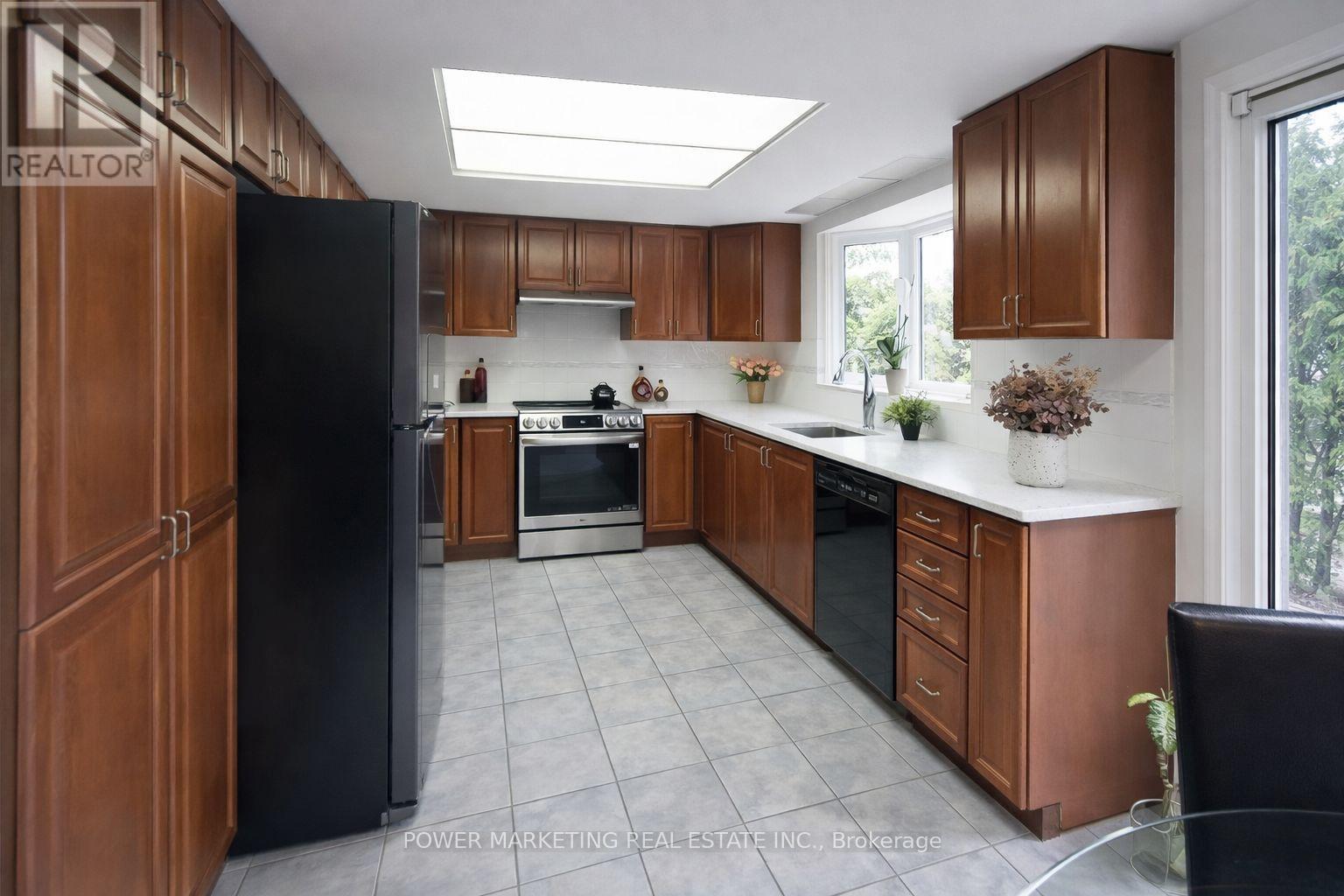 29 Taj Court, Ottawa, Ontario  K1G 5K7 - Photo 13 - X13127866
