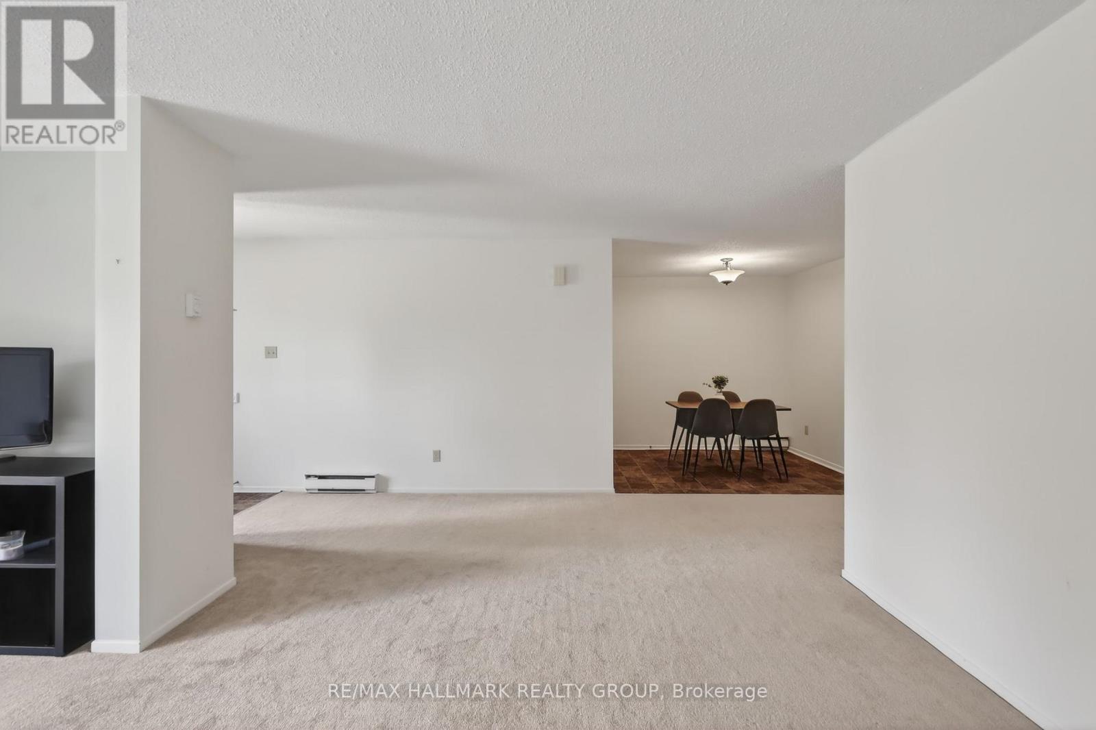 33 Haxby Private, Ottawa, Ontario  K1T 3B5 - Photo 10 - X13129192