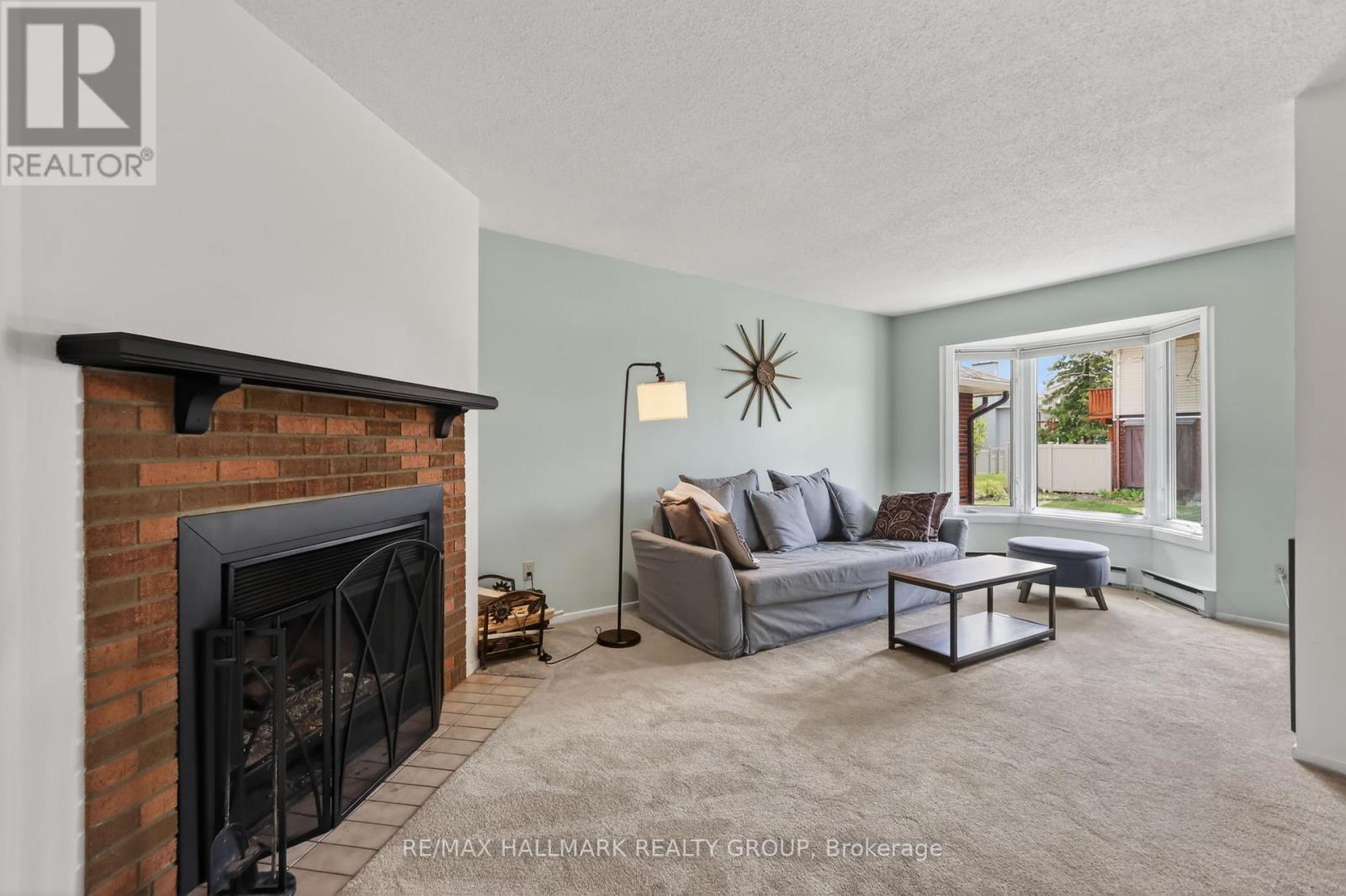 33 Haxby Private, Ottawa, Ontario  K1T 3B5 - Photo 4 - X13129192