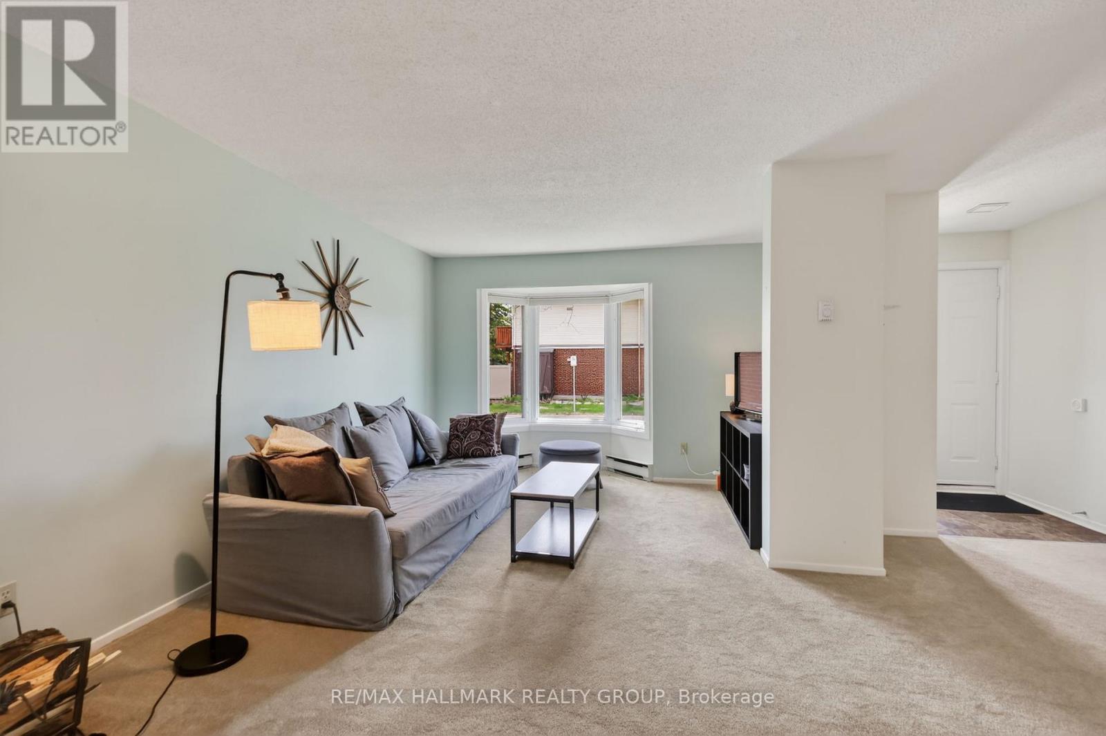 33 Haxby Private, Ottawa, Ontario  K1T 3B5 - Photo 5 - X13129192