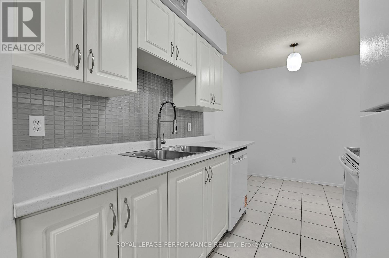 307 - 2400 Virginia Drive, Ottawa, Ontario  K1H 8L3 - Photo 19 - X13130184