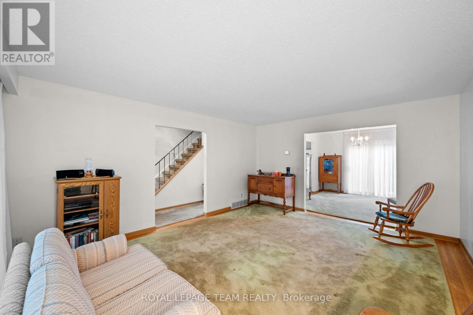 7 Centrepark Drive, Ottawa, Ontario  K1B 3C2 - Photo 6 - X13130490