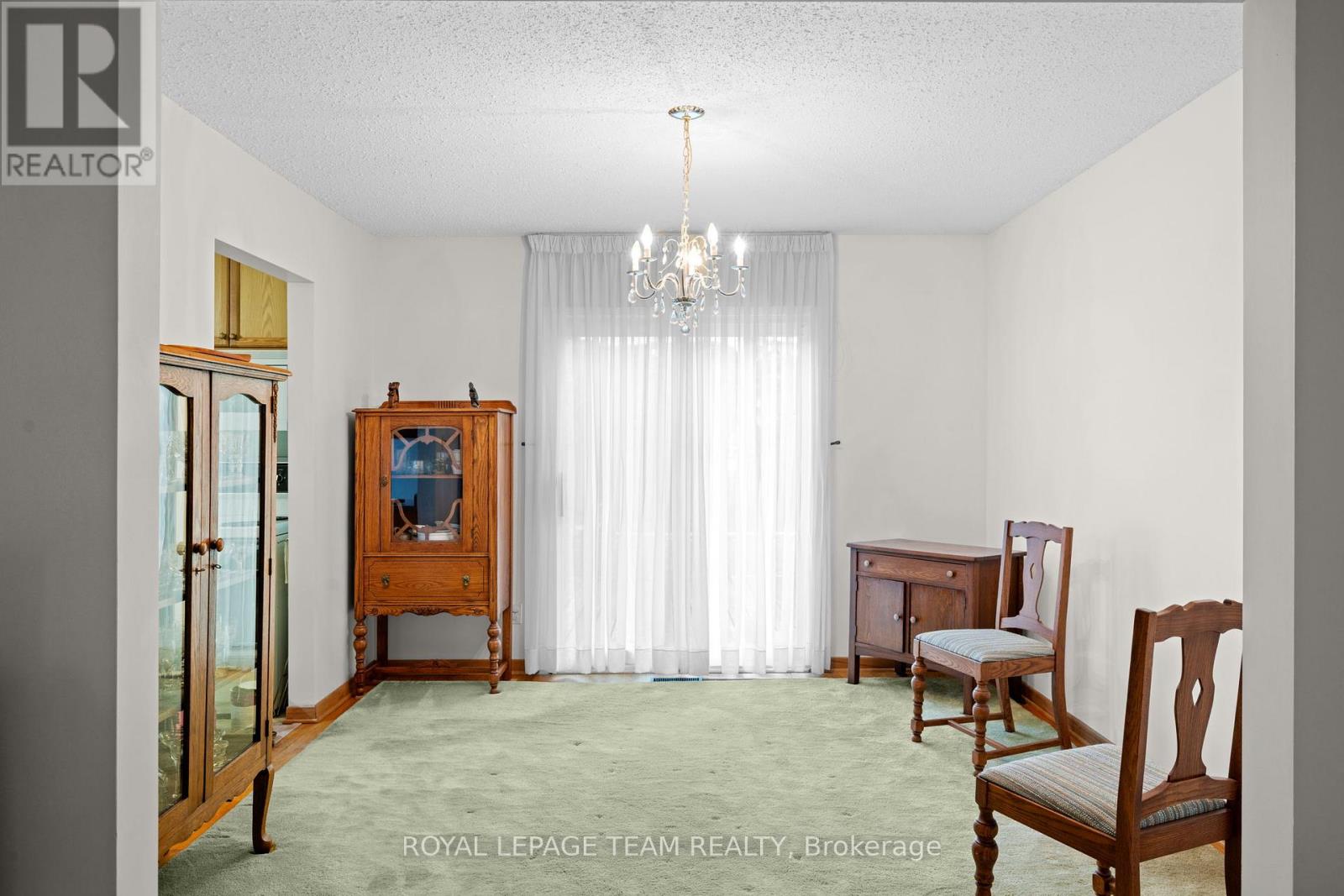 7 Centrepark Drive, Ottawa, Ontario  K1B 3C2 - Photo 9 - X13130490