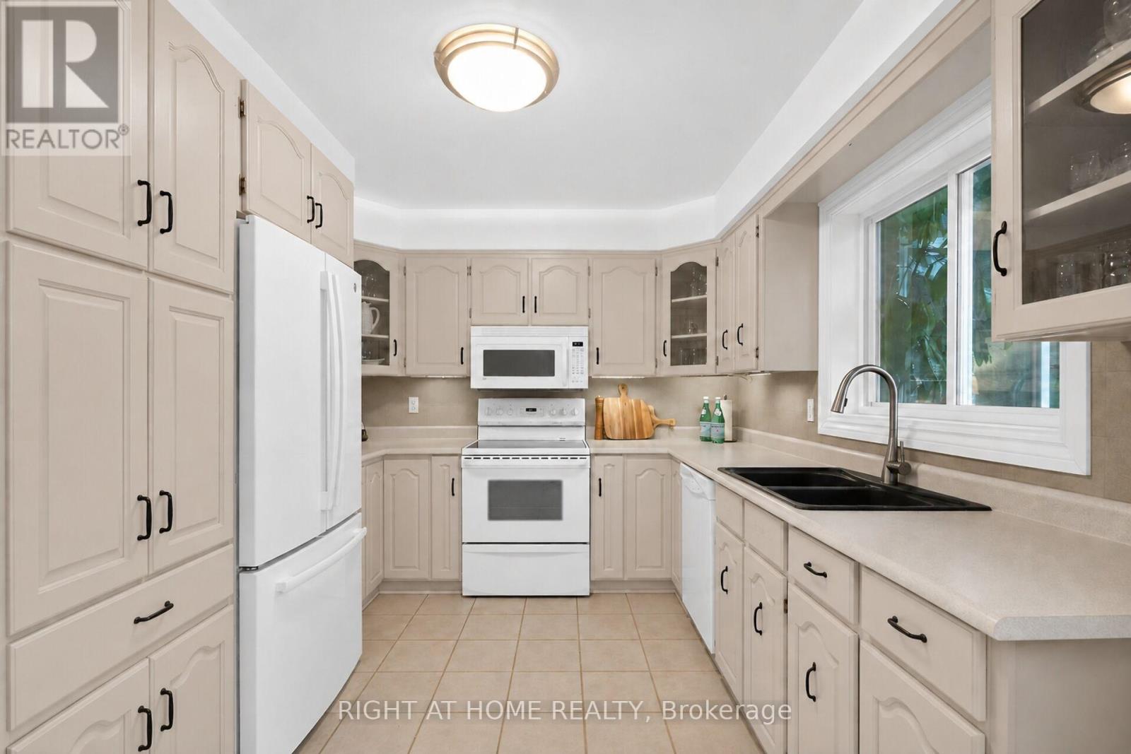 20 Palsen Street, Ottawa, Ontario  K2G 2W1 - Photo 11 - X13130586