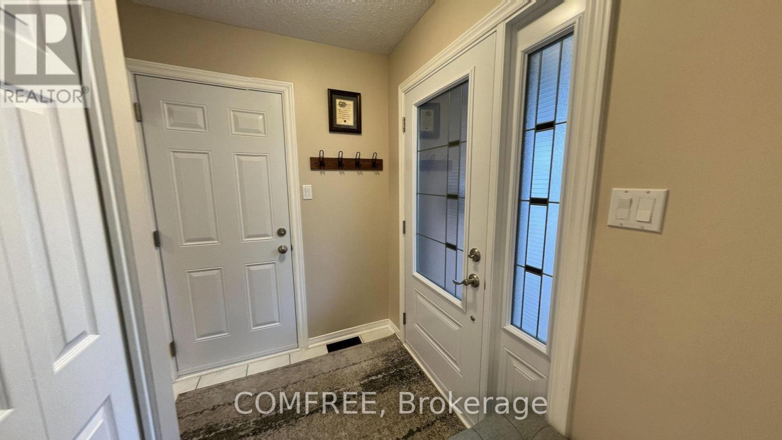 10 Durbin Court, Ottawa, Ontario  K2L 3T8 - Photo 2 - X13131310