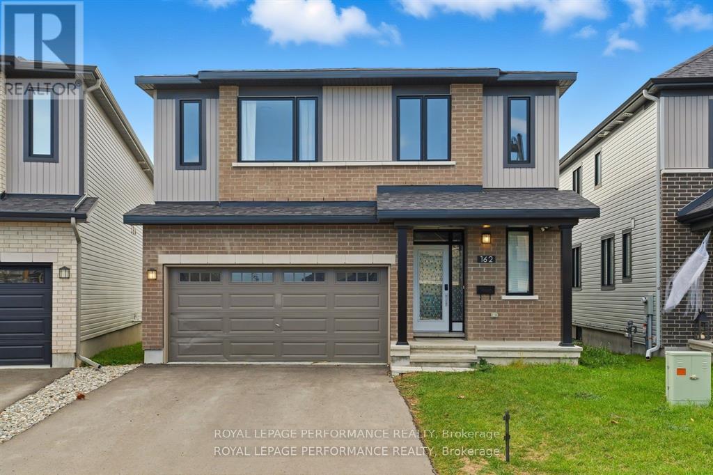 162 Lumen Place, Ottawa, Ontario  K1W 0T1 - Photo 1 - X13131386