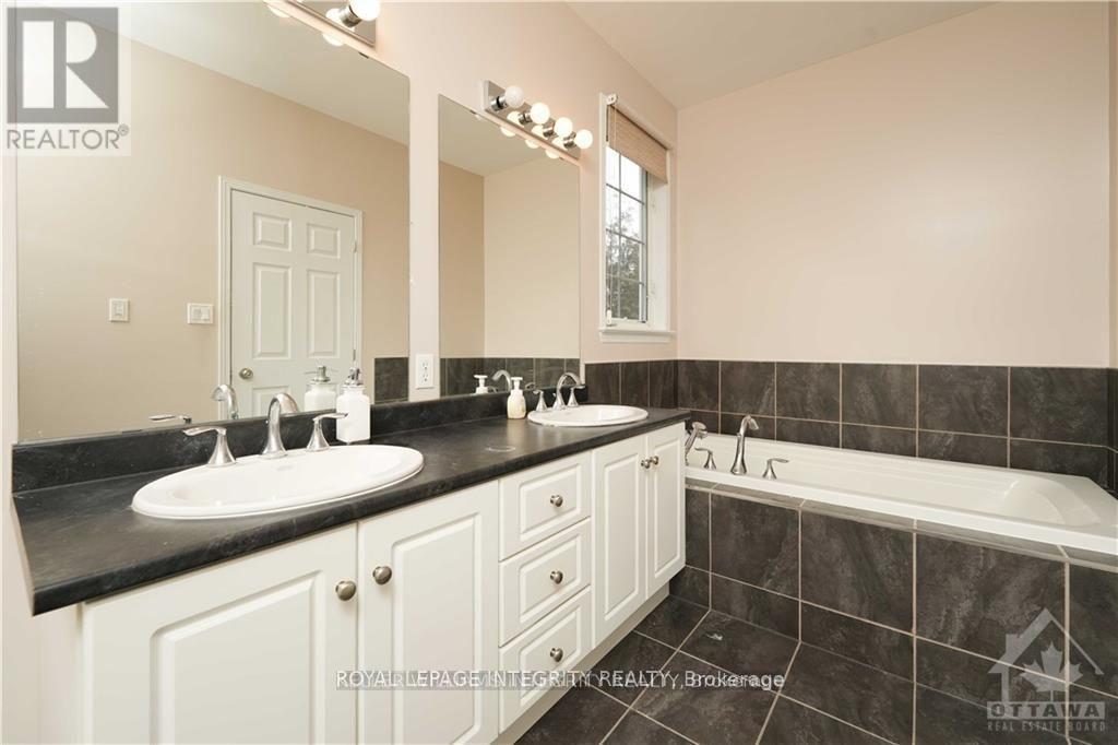 404 Kilmarnock Way, Ottawa, Ontario  K2J 0M6 - Photo 16 - X13131478