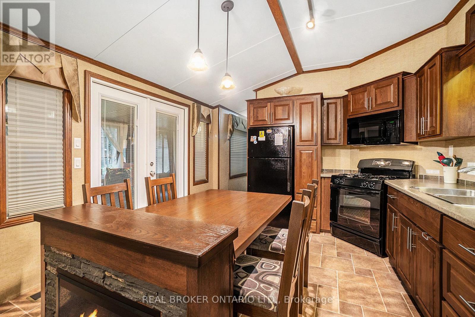 H10 - 240 Pinewood Park Road, Whitewater Region, Ontario  K0J 1Y0 - Photo 15 - X13131678