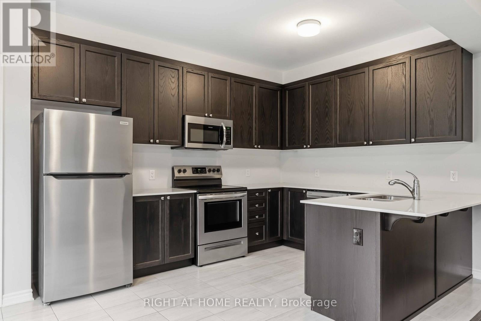 709 Derreen Avenue, Ottawa, Ontario  K2S 2Z2 - Photo 10 - X13132390