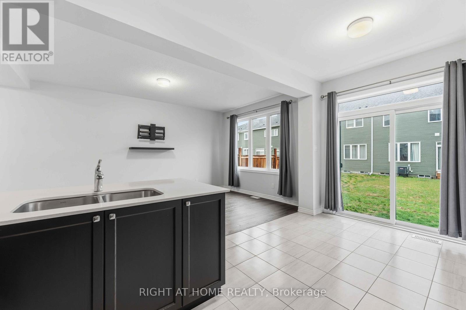 709 Derreen Avenue, Ottawa, Ontario  K2S 2Z2 - Photo 13 - X13132390