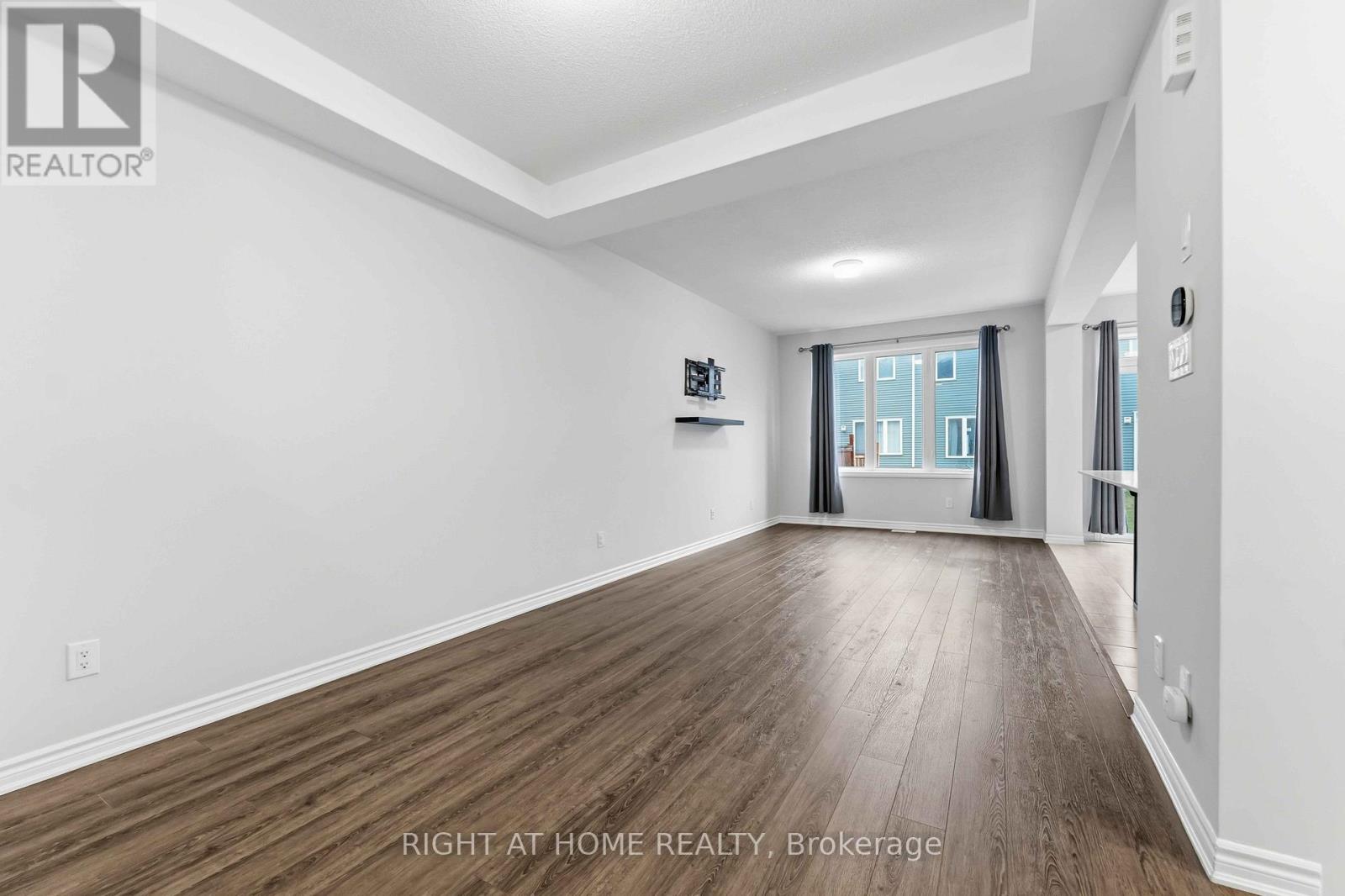 709 Derreen Avenue, Ottawa, Ontario  K2S 2Z2 - Photo 6 - X13132390