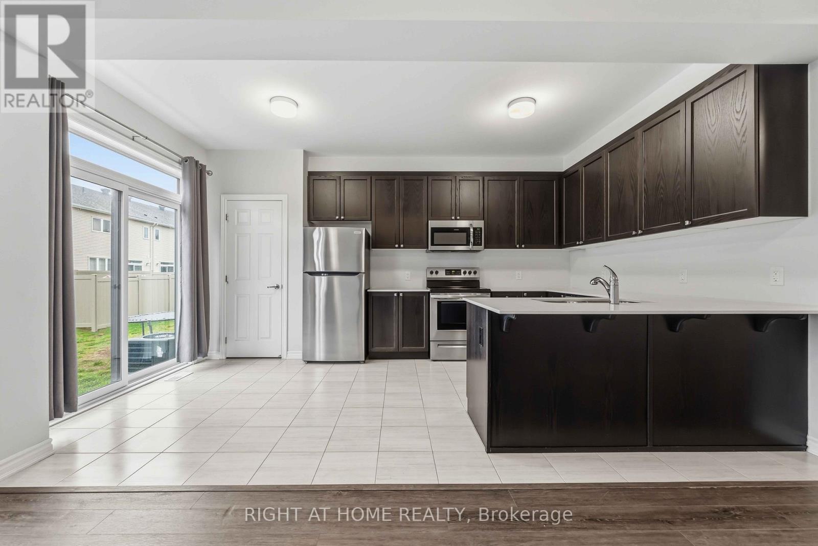 709 Derreen Avenue, Ottawa, Ontario  K2S 2Z2 - Photo 9 - X13132390