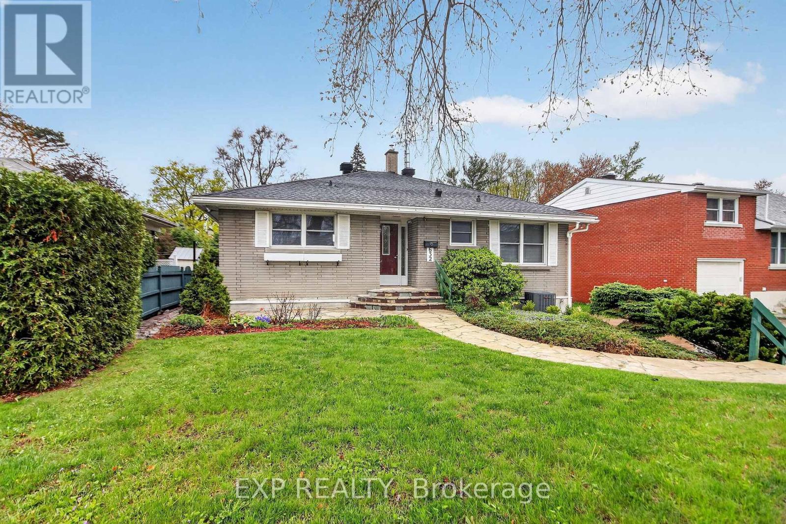 632 CHADBURN AVENUE, Ottawa, Ontario