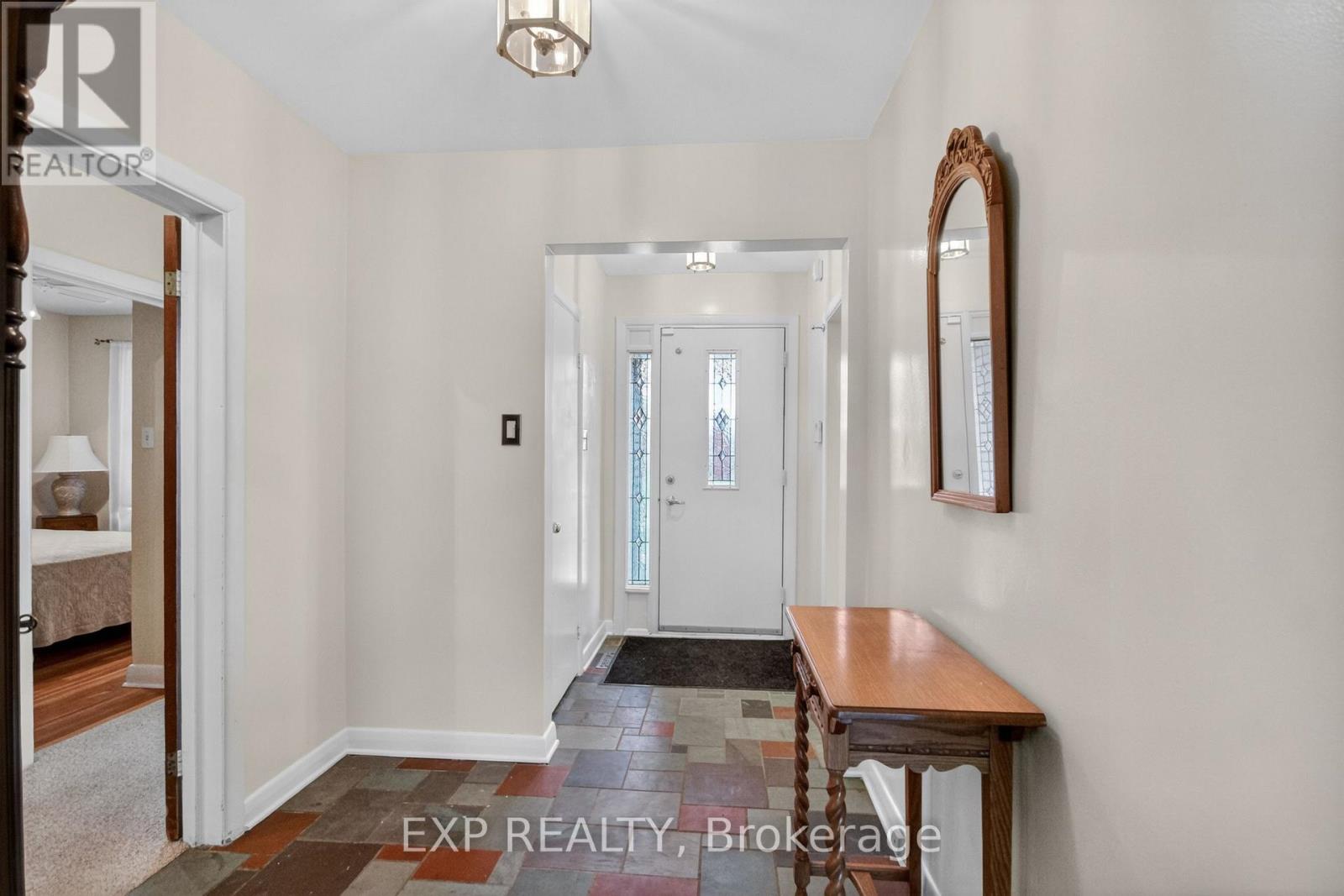 632 Chadburn Avenue, Ottawa, Ontario  K1G 0Y7 - Photo 2 - X13132700