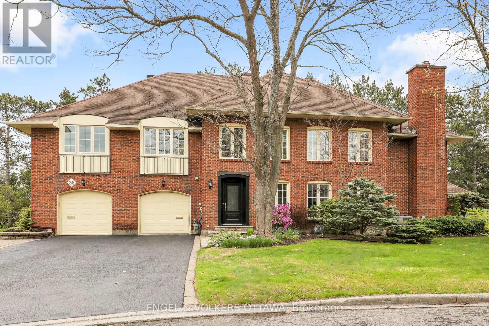 34 CHATSWORTH CRESCENT, Ottawa, Ontario