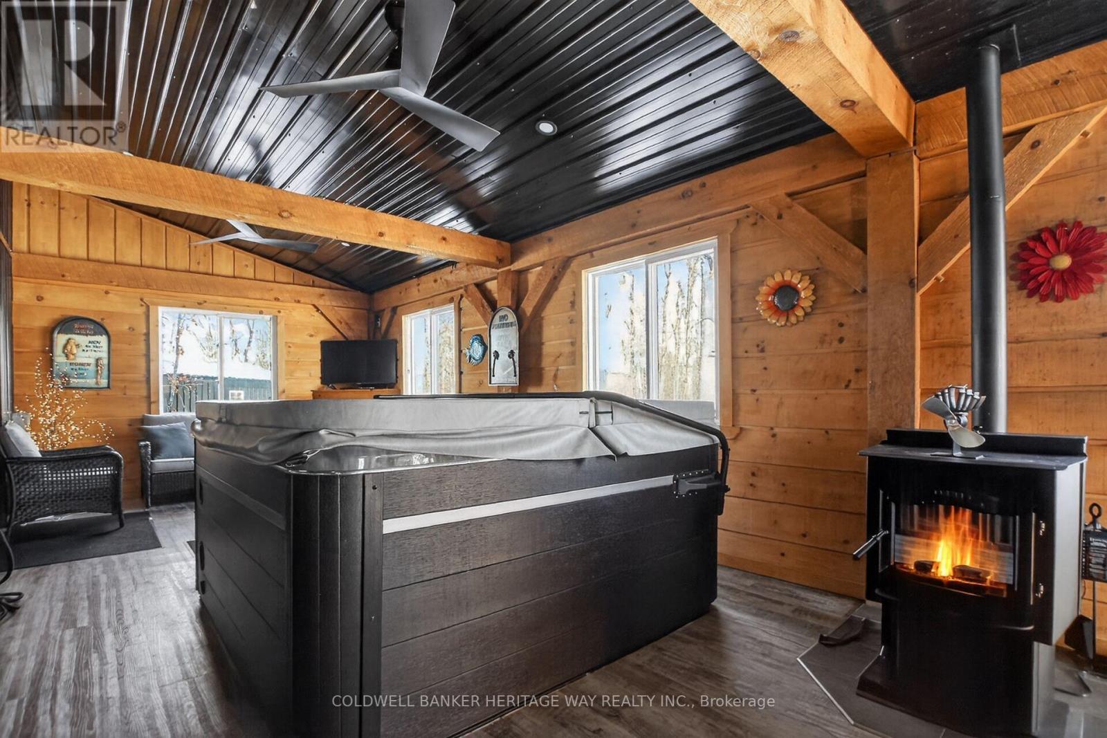 999 Ennis Road, Tay Valley, Ontario  K0G 1A0 - Photo 36 - X13133532