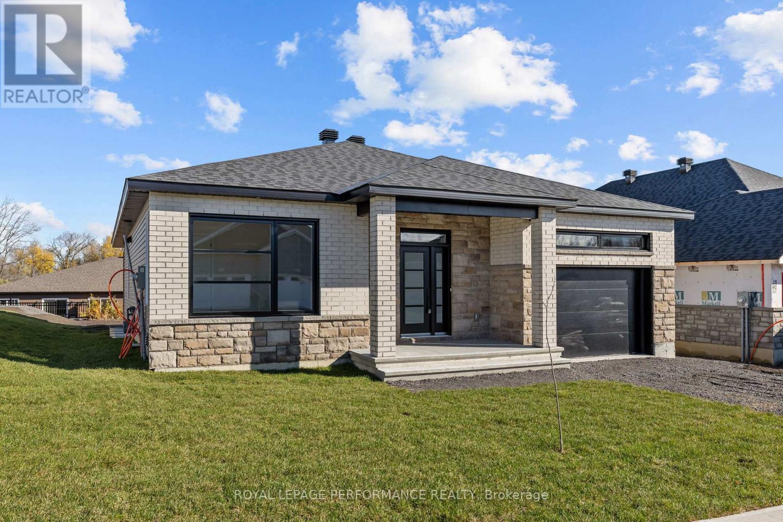 41 FORRESTER WAY, South Stormont, Ontario